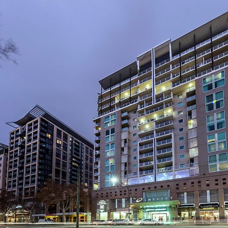 Oaks Adelaide Embassy Suites Kültér fotó