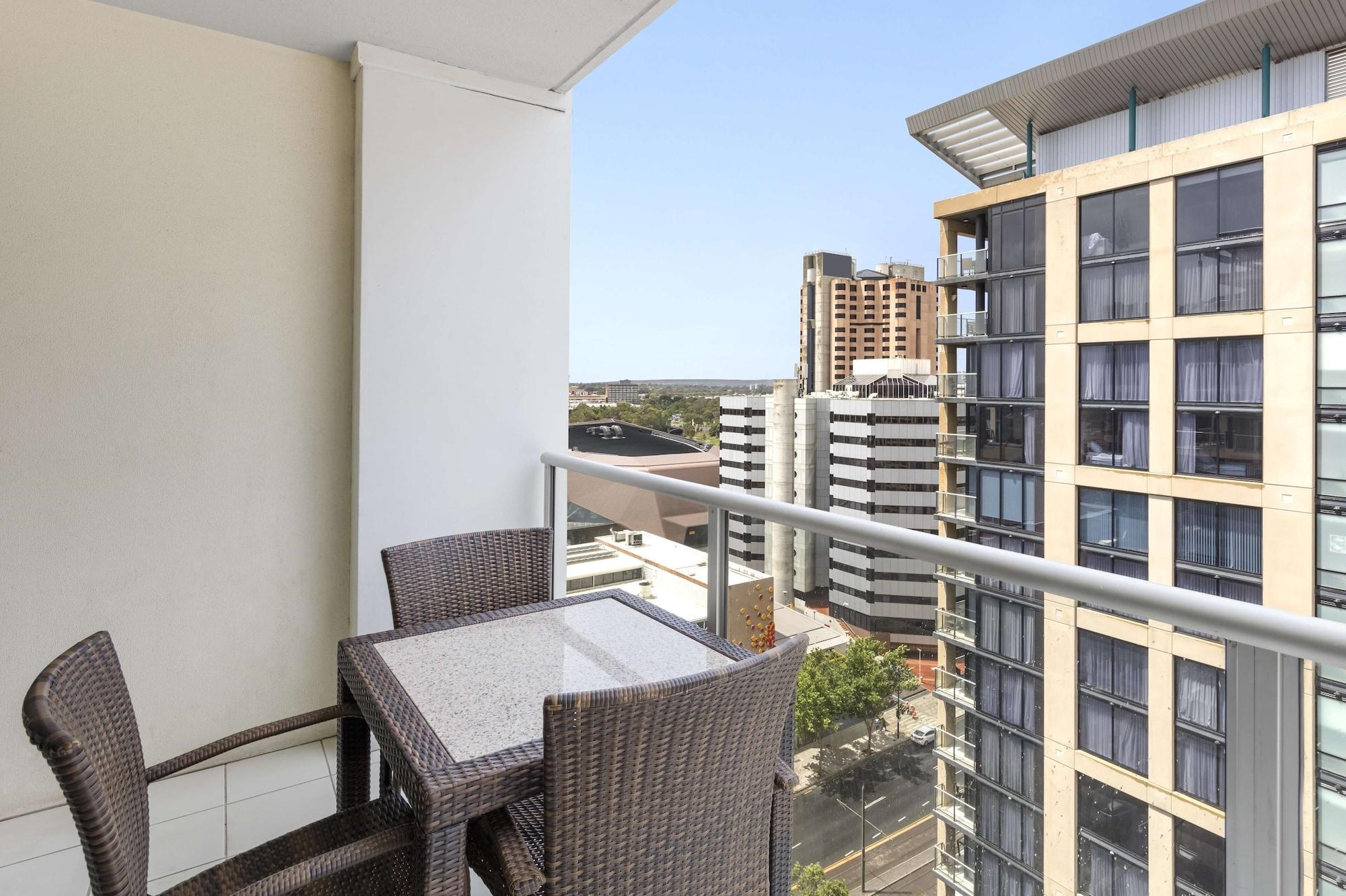 Oaks Adelaide Embassy Suites Kültér fotó