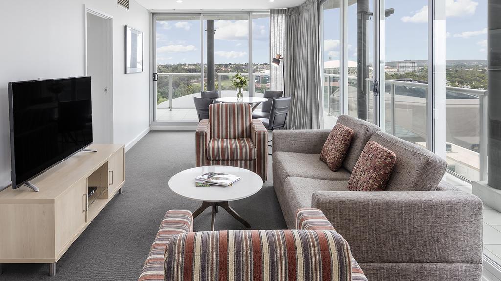 Oaks Adelaide Embassy Suites Kültér fotó