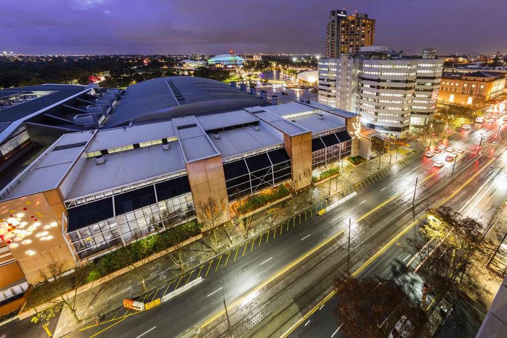 Oaks Adelaide Embassy Suites Kültér fotó